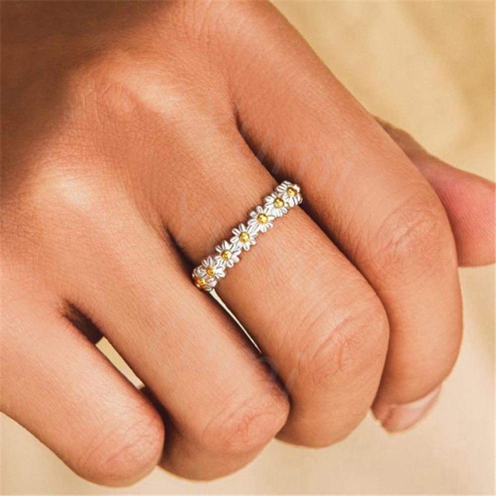 SWEET DAISY FLOWER RING (ADJUSTABLE) – Ashlen