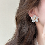 PEARL BLOSSOM STUDS (PAIR)