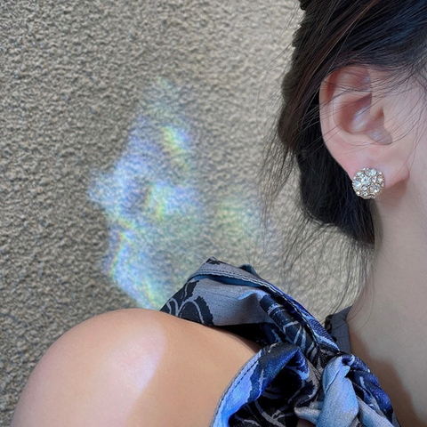 SOLITAIRE MAGNETIC EARRINGS (PAIR)