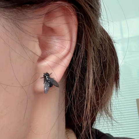 FLY STUDS (PAIR)