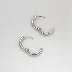 CLASSIC HOOP EARRINGS (PAIR)