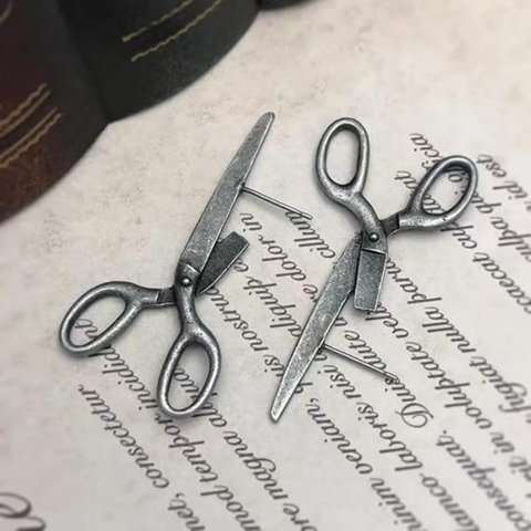 SCISSOR EARRINGS (PAIR)