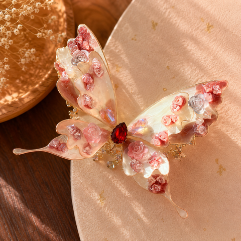 DELICATE BUTTERFLY HAIR CLIP