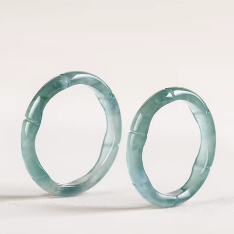 JADE CURVE RING