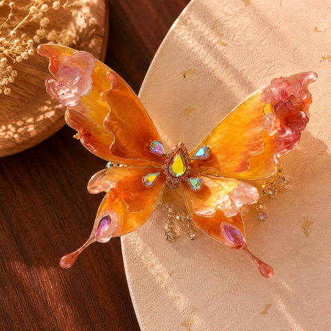 DELICATE BUTTERFLY HAIR CLIP