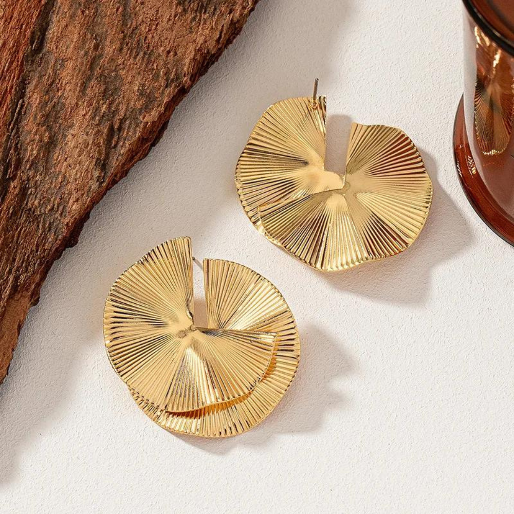 FAN-SHAPED EARRINGS (PAIR)