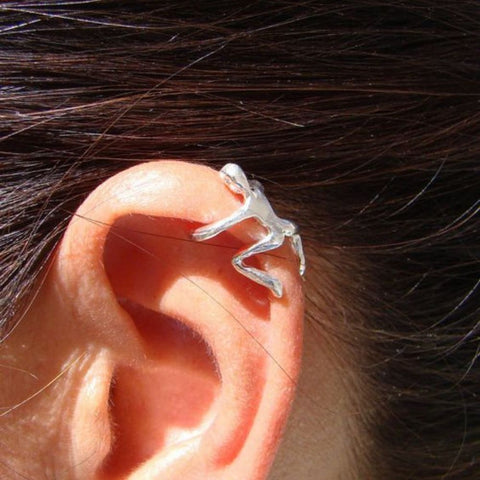 CLIMBING FIGURE EAR CUFF