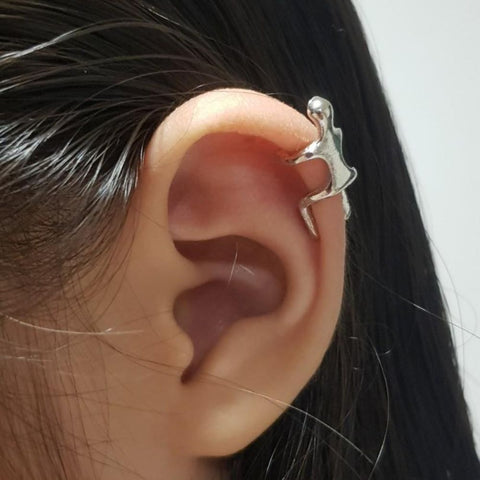 CLIMBING FIGURE EAR CUFF