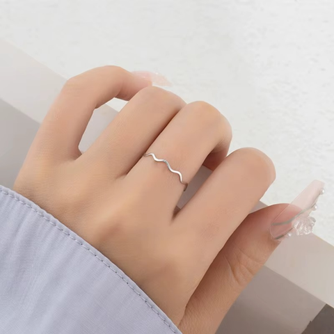RIPPLE STACKING RING