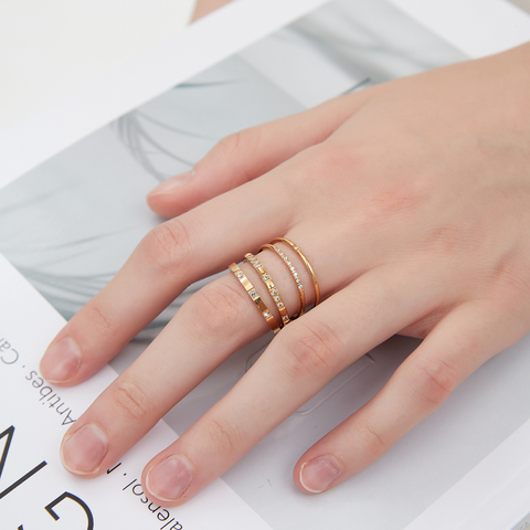 MINIMALIST STACKED RINGS