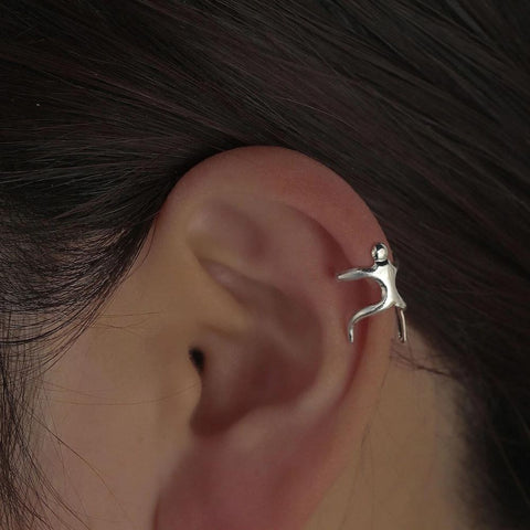 CLIMBING FIGURE EAR CUFF