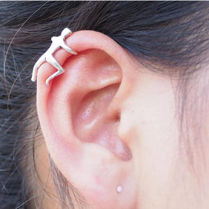 CLIMBING FIGURE EAR CUFF