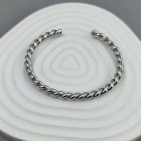 TWISTED CHAIN BRACELET