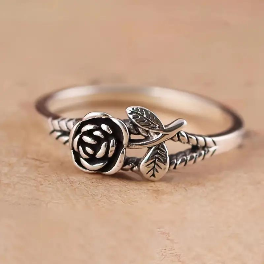 VINTAGE ROSE FLOWER RING