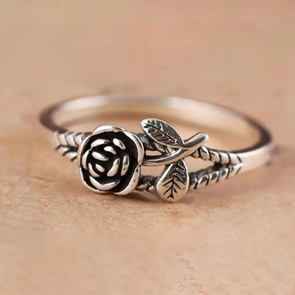 VINTAGE ROSE FLOWER RING