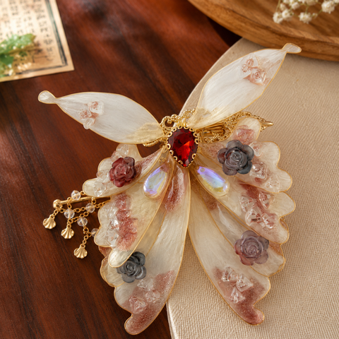 DELICATE BUTTERFLY HAIR CLIP