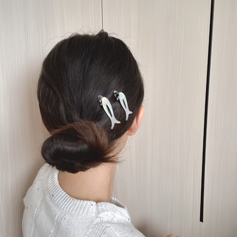 MINIMALIST FISH HAIR CLIPS