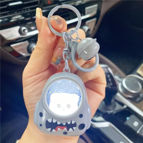 GLOWING ASTRONAUT KEYCHAIN