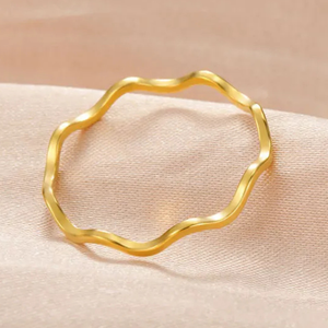 RIPPLE STACKING RING