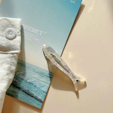 MINIMALIST FISH HAIR CLIPS