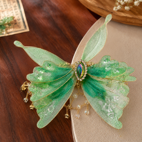 DELICATE BUTTERFLY HAIR CLIP