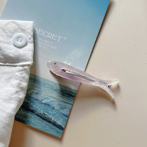 MINIMALIST FISH HAIR CLIPS