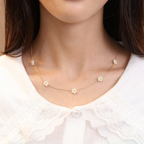 Necklace daisy pearl - SUUS - Handmade jewellerySUUS – Handmade jewellery