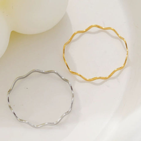 RIPPLE STACKING RING