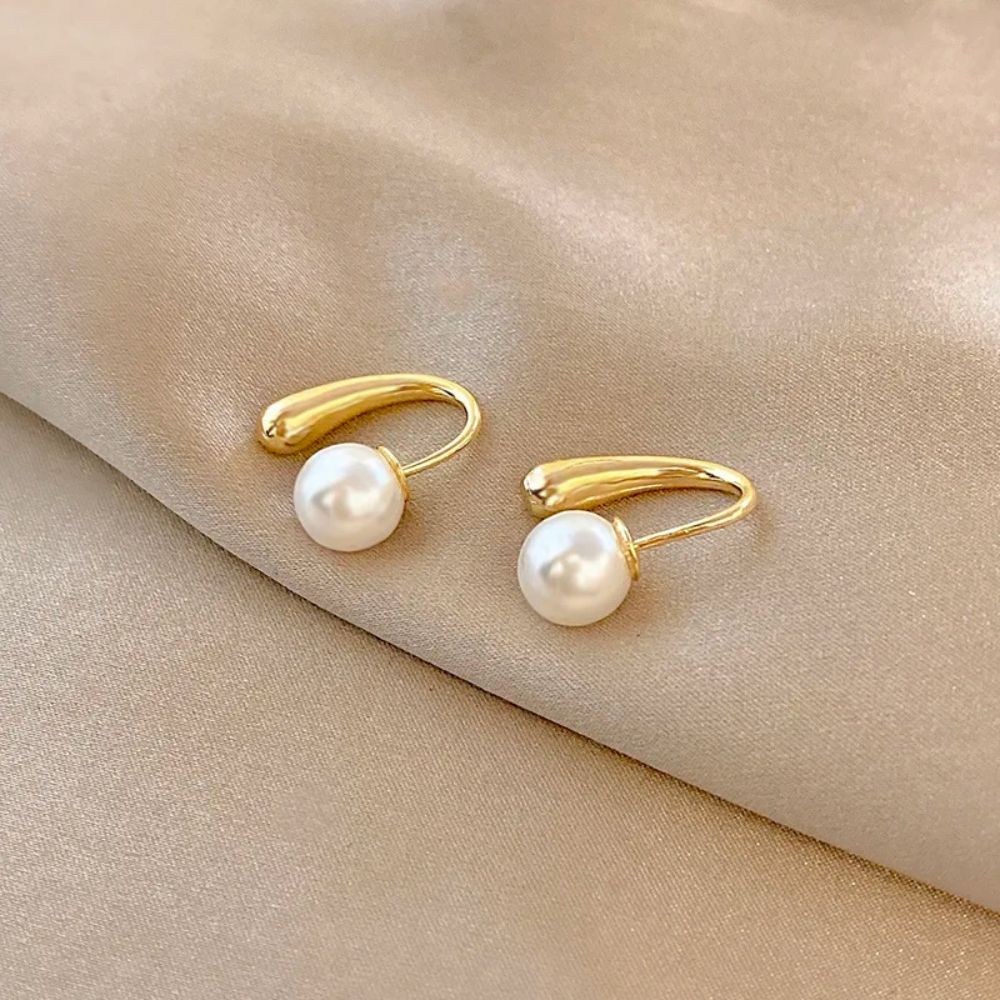 WATER DROPLET PEARL EARRINGS (PAIR)