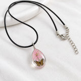 DRIED FLOWERS NECKLACE