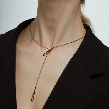 SLIDING KNOT NECKLACE