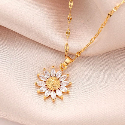 FLOWER CHARM NECKLACE