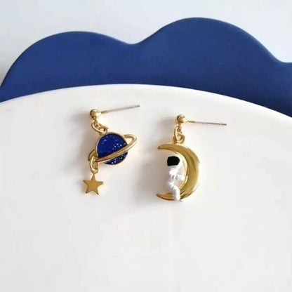 ASTRONAUT & PLANET EARRINGS (PAIR)