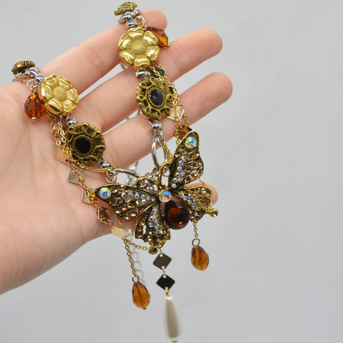 DIVINE BUTTERFLY NECKLACE