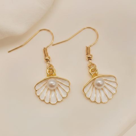 CLAM SHELL EARRINGS (PAIR)