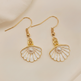 CLAM SHELL EARRINGS (PAIR)