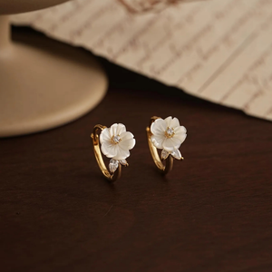 PEARL FLOWER EARRINGS (PAIR)