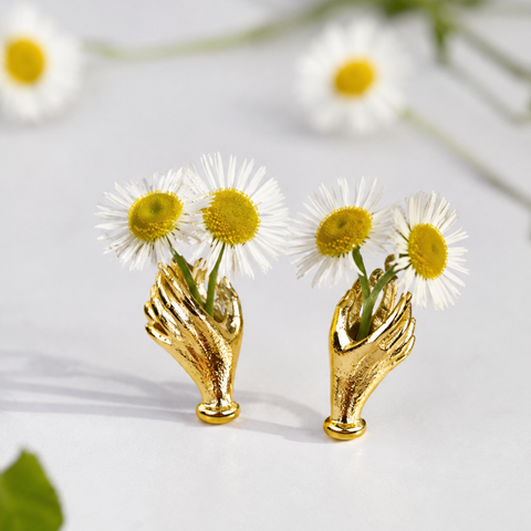 HOLDING HAND EARRINGS (PAIR)