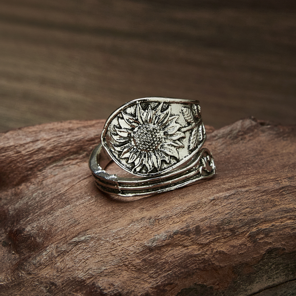 GOTHIC SUNFLOWER RING (ADJUSTABLE)