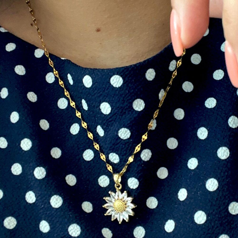 FLOWER CHARM NECKLACE