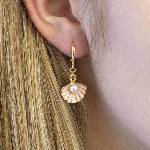 CLAM SHELL EARRINGS (PAIR)