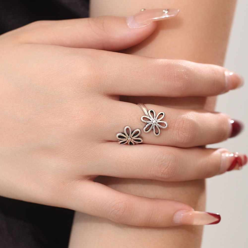 SIX PETALS FLOWER RING (ADJUSTABLE)