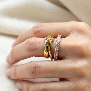 LINKED TRIPLE RINGS SET