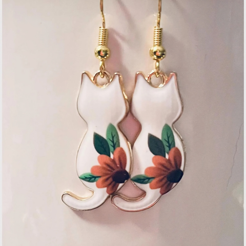 CHARMING CAT EARRINGS (PAIR)