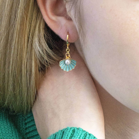 CLAM SHELL EARRINGS (PAIR)