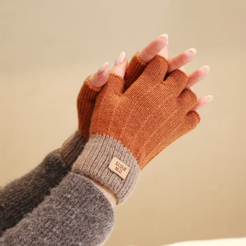 WARM WINTER GLOVES