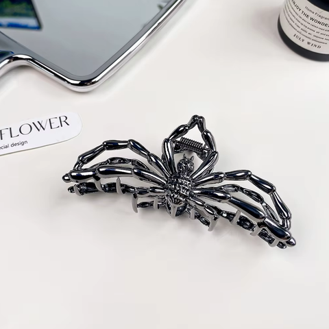 SILVER HALLOWEEN CLIPS