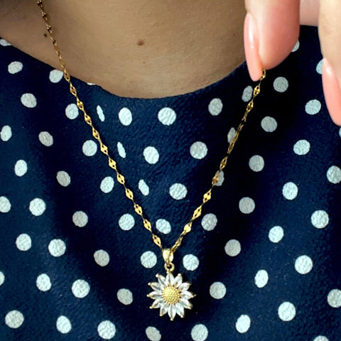 FLOWER CHARM NECKLACE