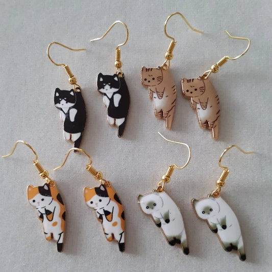 DANGLING CATS EARRINGS (PAIR)